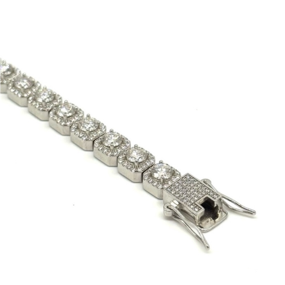 925 Silver, 11.5CTW Ice Cube Moissanite Bracelet - 8.5 - Picture 6 of 8